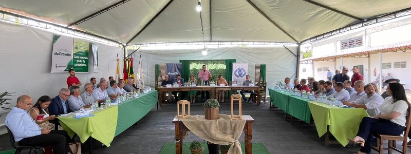 Prefeitaa Adriane participou de evento