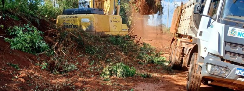 Recuperação de estradas em Nonoai